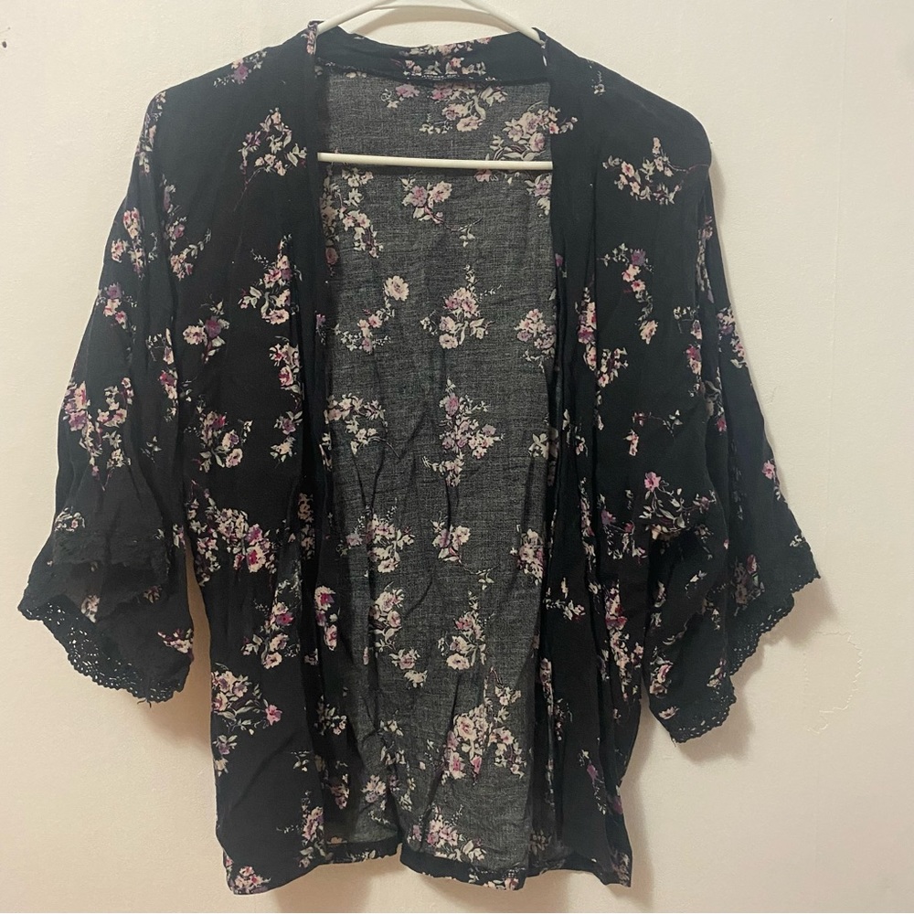 Black floral kimono with lace